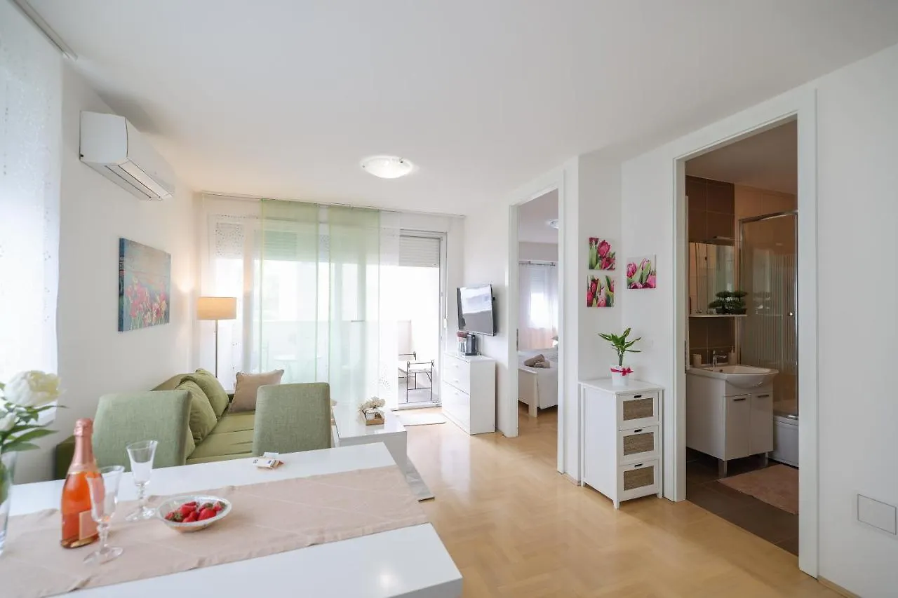 Cozy Niko Apartment - Private Parking And Balcony Zadar Croatia