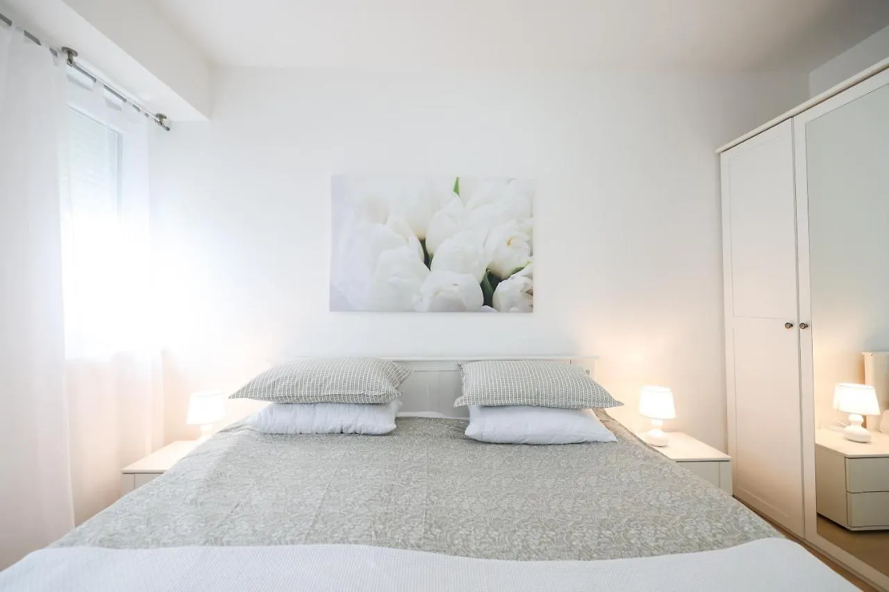 Cozy Niko Apartment - Private Parking And Balcony Zadar Croatia