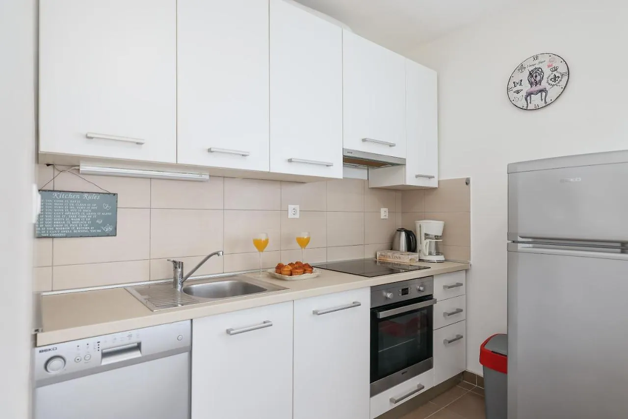 Cozy Niko Apartment - Private Parking And Balcony Zadar 0*,  Croatia