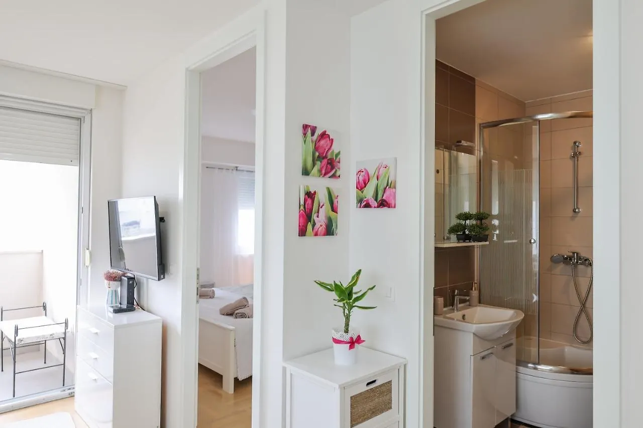 Cozy Niko Apartment - Private Parking And Balcony Zadar