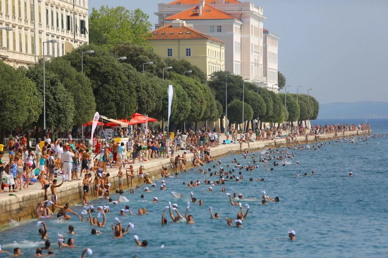Cozy Niko Apartment - Private Parking And Balcony Zadar